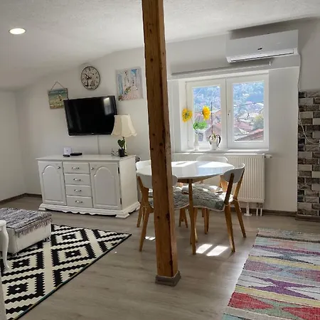 Apartament Maki *