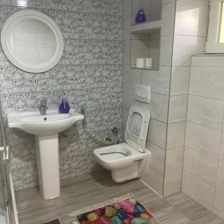 Maki Apartment *